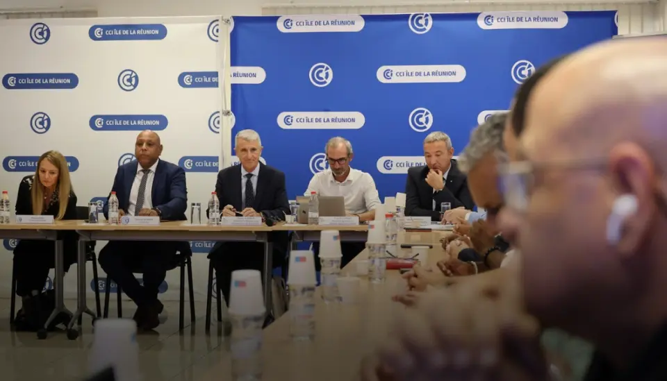 Renforcement le lien entre l’État et les entreprises locales